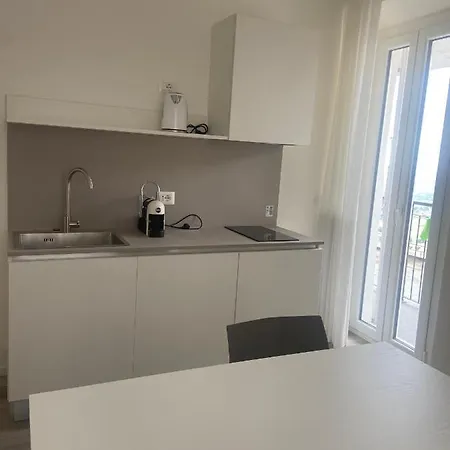 Rosso Conero - Soggiorni Le Grotte Konukevi