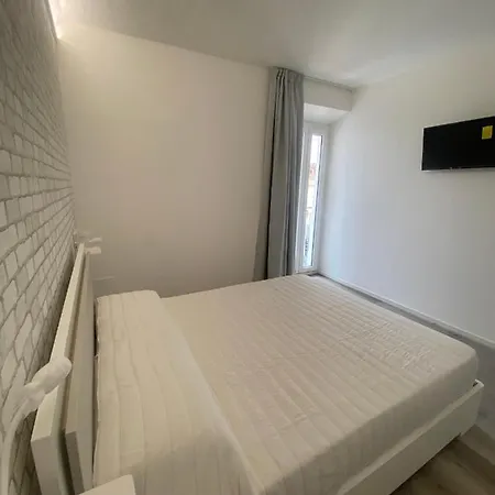 Rosso Conero - Soggiorni Le Grotte 3* Camerano