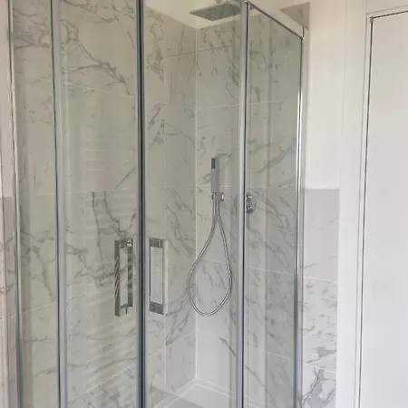 Rosso Conero - Soggiorni Le Grotte Konukevi