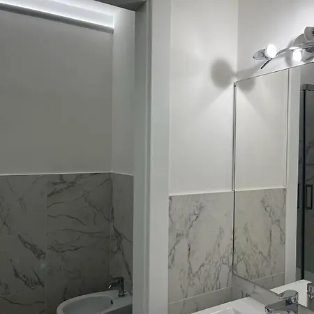 Rosso Conero - Soggiorni Le Grotte Konukevi Camerano