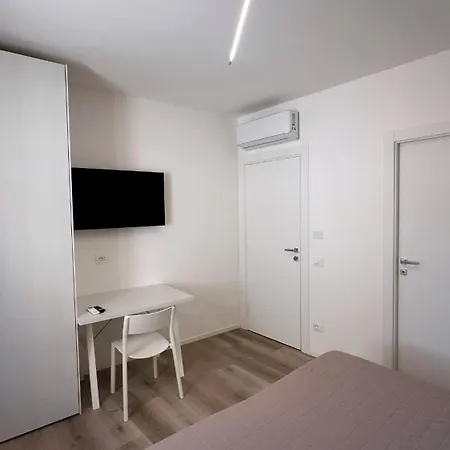 Rosso Conero - Soggiorni Le Grotte Camerano