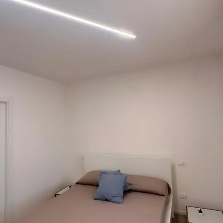 Rosso Conero - Soggiorni Le Grotte Konukevi Camerano